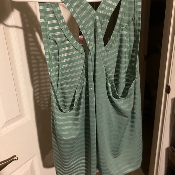 Zyia tank top - Picture 2 of 2